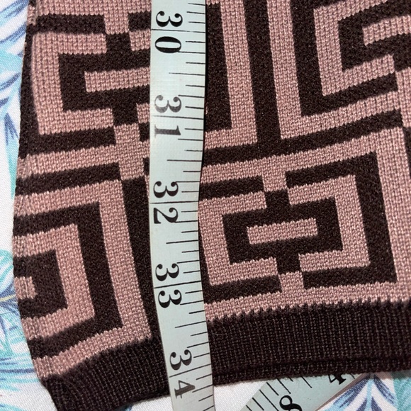 Cropped Sweater and Pant Set - Picture 7 of 9